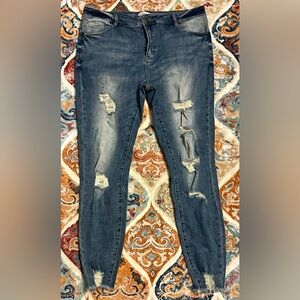 💚 Chic Soul Distressed Denim Skinny Jeans